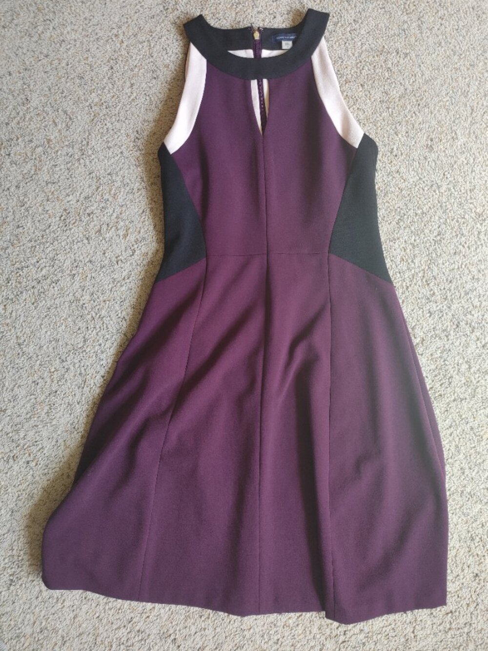 Tommy Hilfiger Keyhole Neckline Purple Black White Size 6